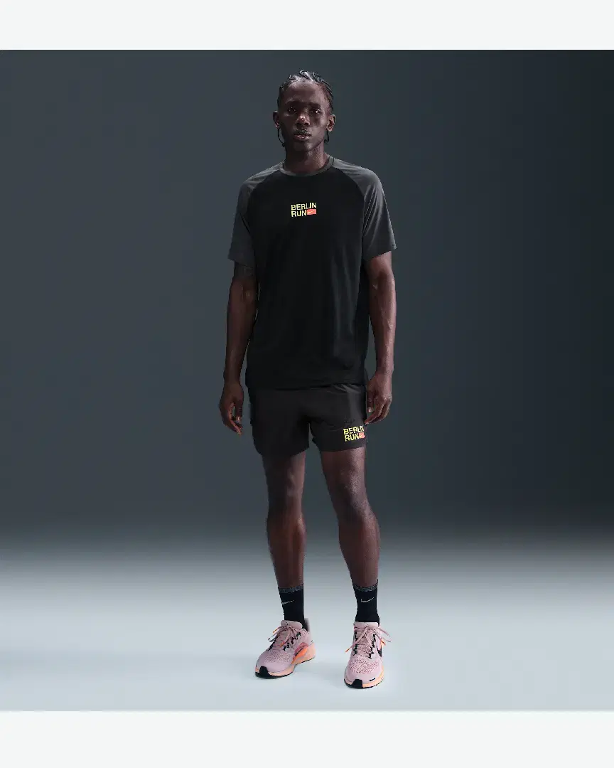 Tee-Shirt Nike Stride Berlin Marathon M - IH4069-010 (3) au meilleur prix !