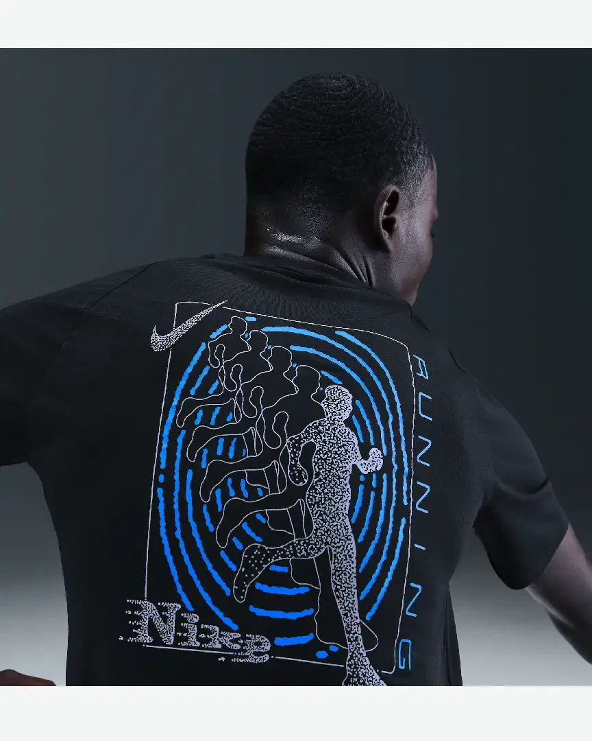 Tee-Shirt À Manches Courtes Et Motifs Réfléchissants Dri-Fit Adv Nike Stride M - IM7426-010 (1) au meilleur prix !