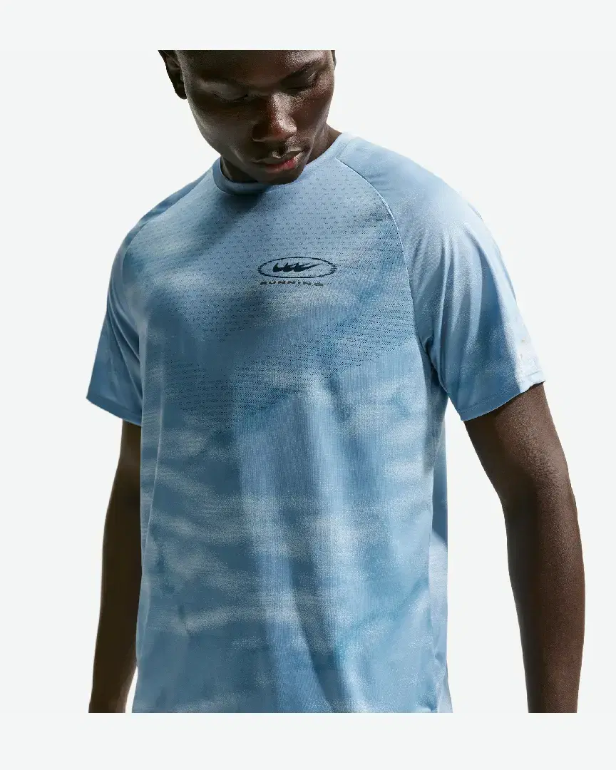 Tee-Shirt À Manches Courtes Et Motifs Réfléchissants Dri-Fit Adv Nike Stride M - IQ0984-436 (0) au meilleur prix !