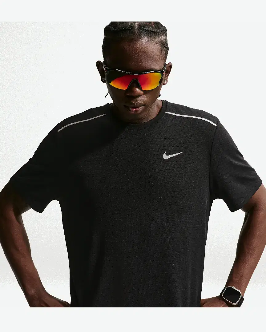 Tee-Shirt À Manches Courtes Et Protection Uv Dri-Fit Nike Miler M - IF2082-010 (0) au meilleur prix !