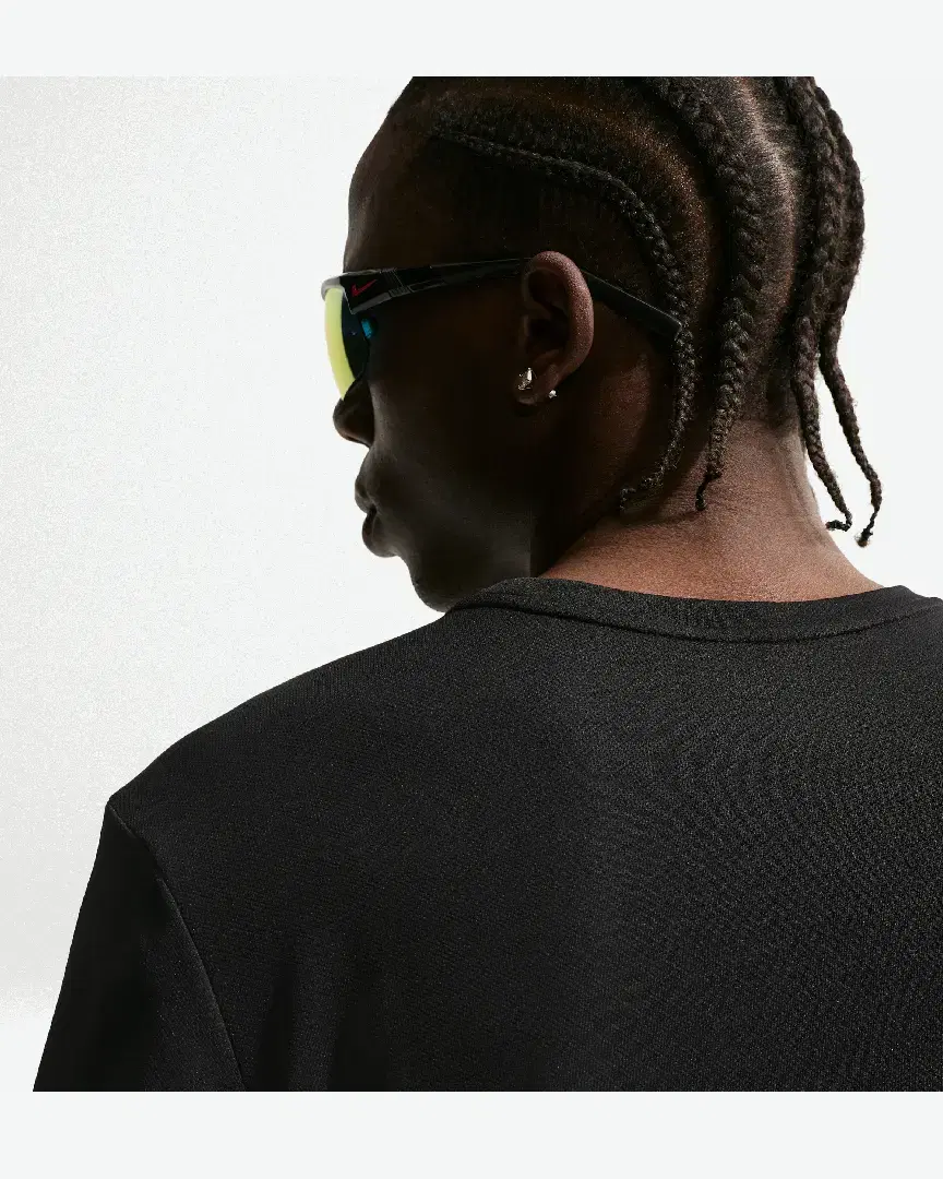 Tee-Shirt À Manches Courtes Et Protection Uv Dri-Fit Nike Miler M - IF2082-010 (1) au meilleur prix !