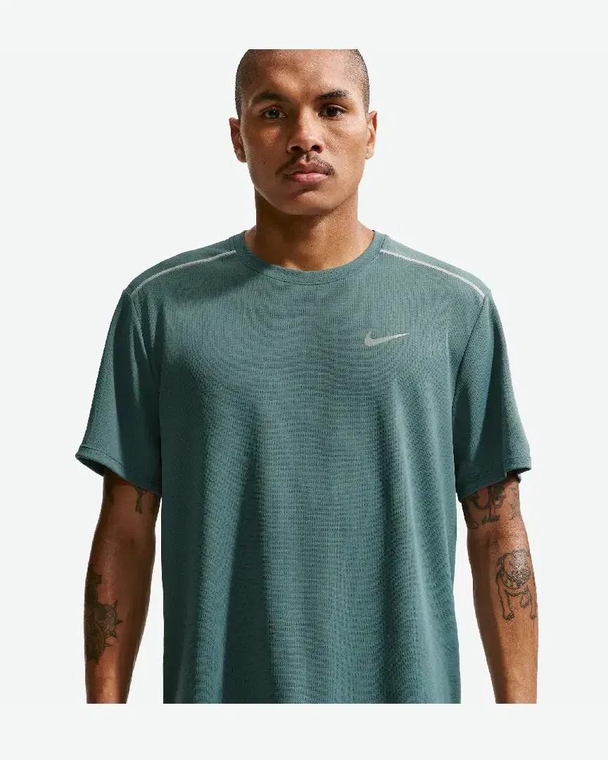 Tee-Shirt À Manches Courtes Et Protection Uv Dri-Fit Nike Miler M - IF2082-382 (0) au meilleur prix !
