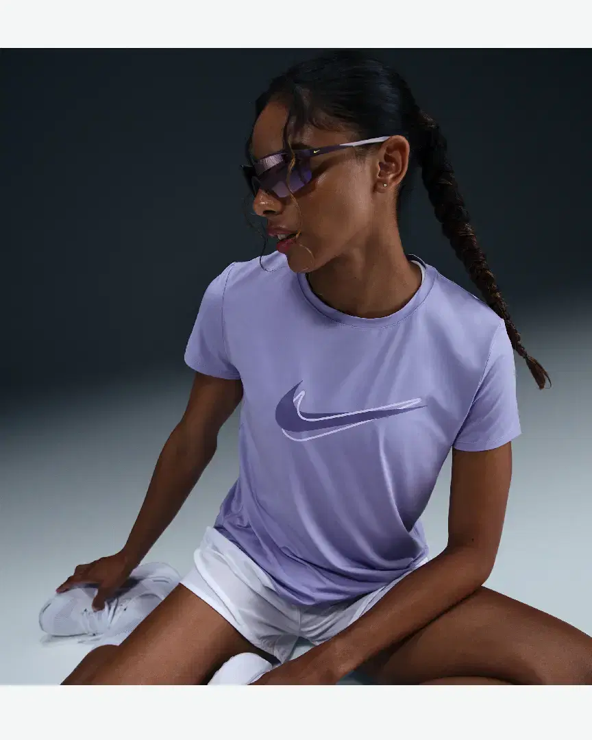 Tee-Shirt À Manches Courtes Dri-Fit Nike One Swoosh W - HJ2204-533 (2) au meilleur prix !