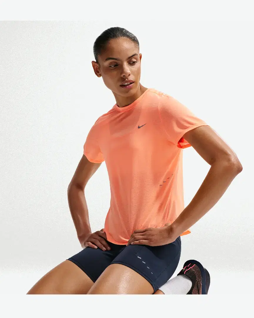 Tee-Shirt À Manches Courtes Dri-Fit Nike Swift Breathe W - IF1680-852 (0) au meilleur prix !