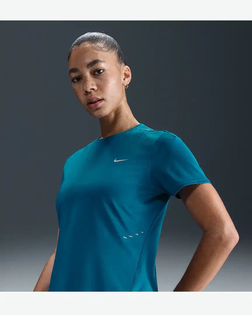 Tee-Shirt À Manches Courtes Dri-Fit Nike Swift Wool W - HM9698-301 (0) au meilleur prix !