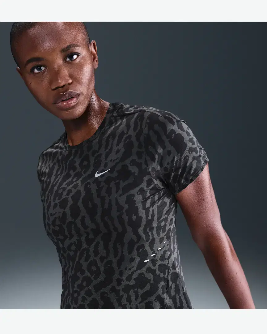 Tee-Shirt À Manches Courtes Dri-Fit Nike Swift Wool W - IB5874-010 (0) au meilleur prix !