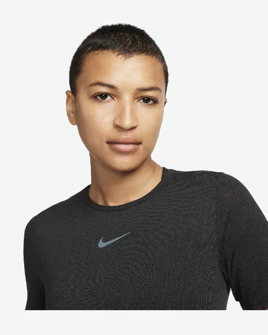Tee-Shirt À Manches Courtes Dri-Fit Nike Swift Wool W - FB4473-010 (2) au meilleur prix !