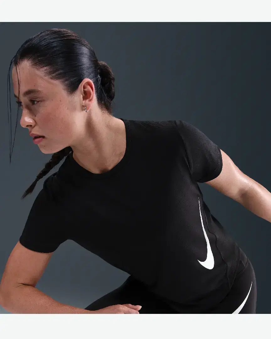 Tee-Shirt À Manches Courtes Dri-Fit Nike Tempo Swoosh Run W - HV2772-010 (2) au meilleur prix !