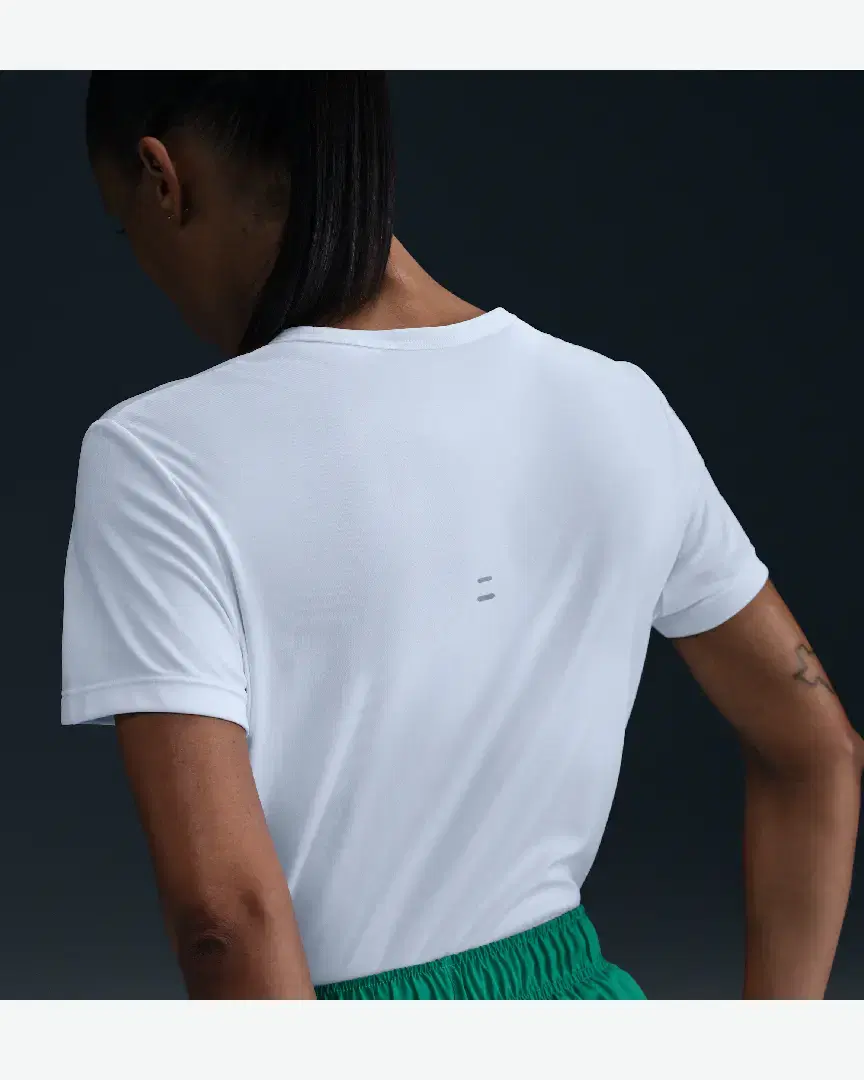 Tee-Shirt À Manches Courtes Dri-Fit Nike Tempo W - HQ0648-100 (1) au meilleur prix !