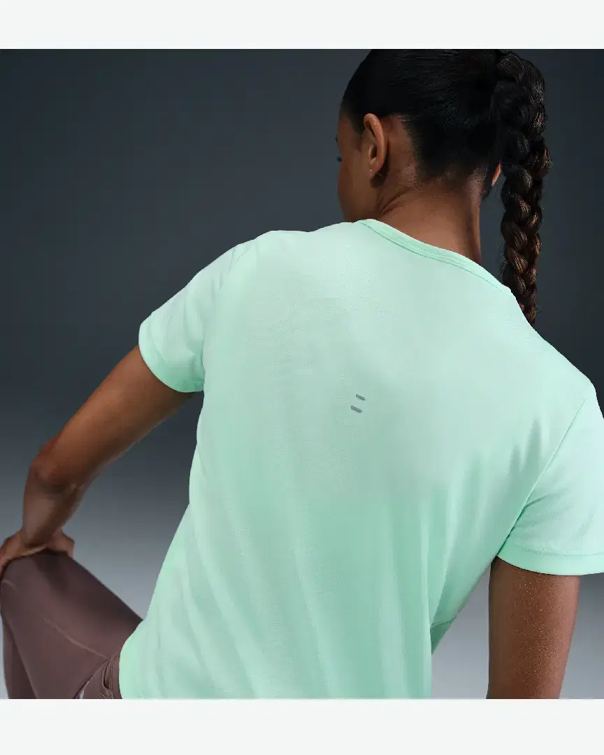 Tee-Shirt À Manches Courtes Dri-Fit Nike Tempo W - HQ0648-353 (1) au meilleur prix !