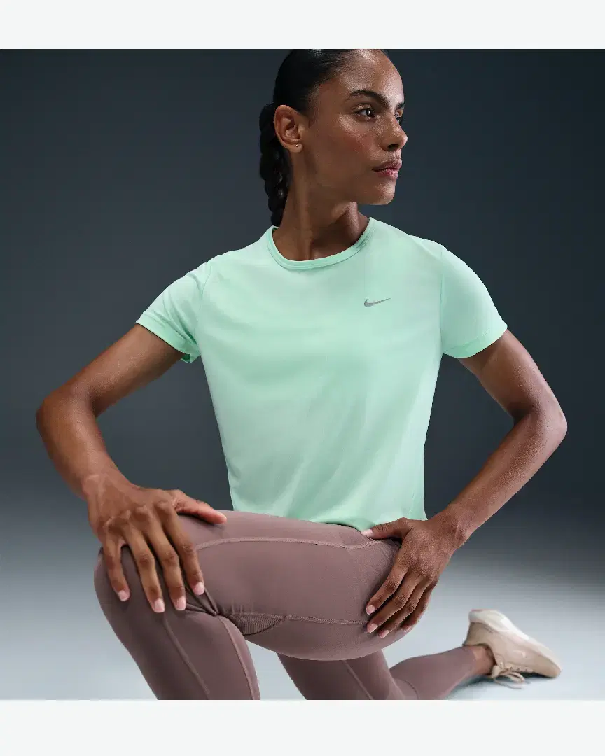 Tee-Shirt À Manches Courtes Dri-Fit Nike Tempo W - HQ0648-353 (2) au meilleur prix !