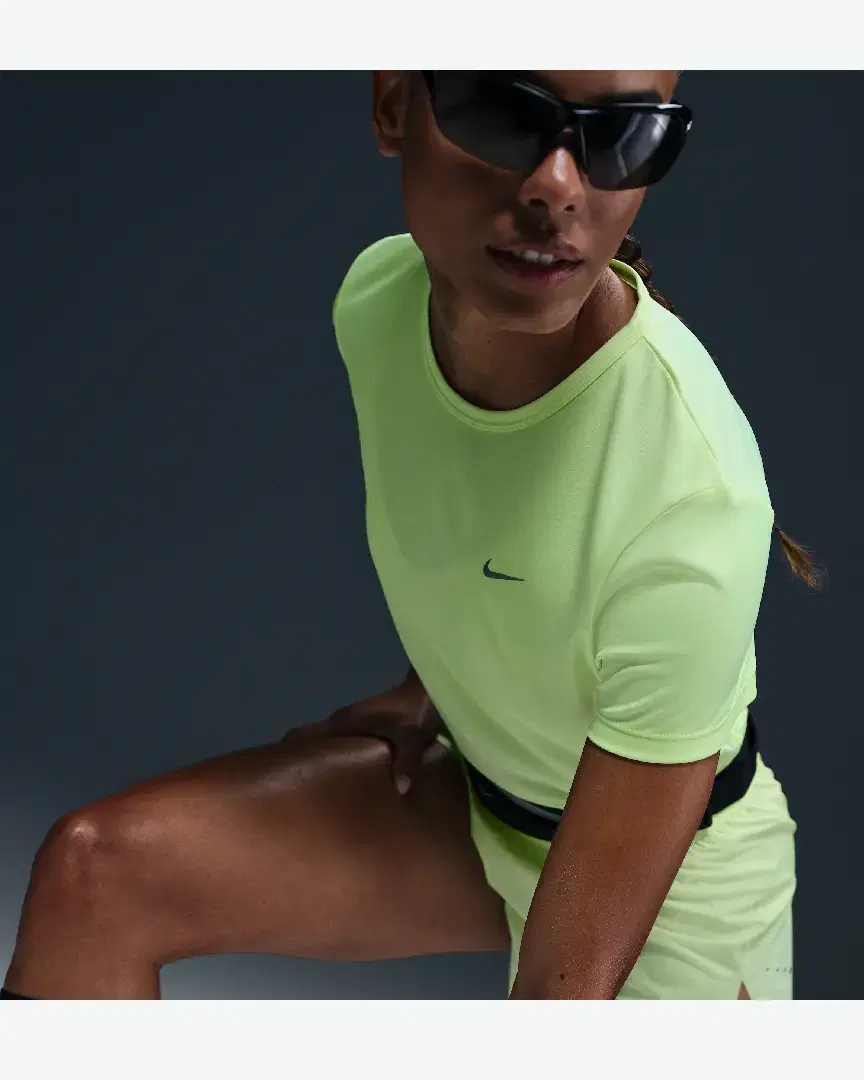 Tee-Shirt À Manches Courtes Dri-Fit Nike Tempo W - HQ0648-701 (2) au meilleur prix !