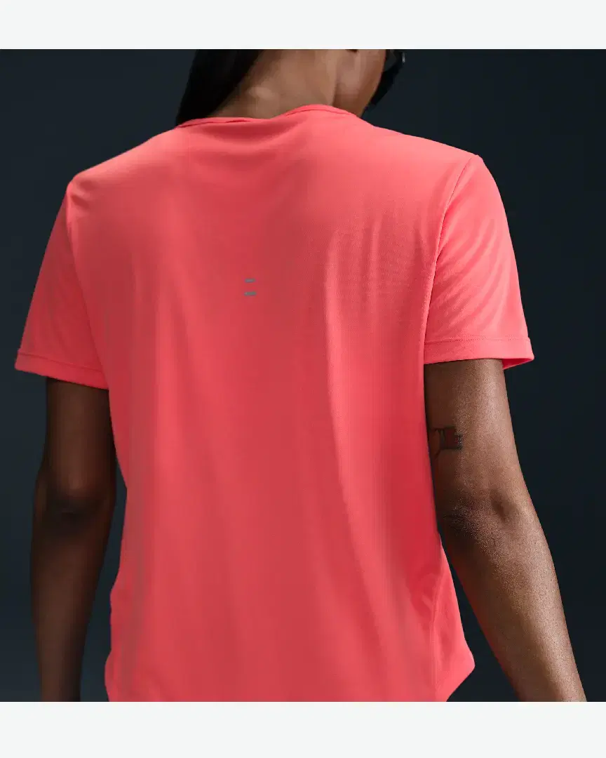 Tee-Shirt À Manches Courtes Dri-Fit Nike Tempo W - HQ0648-814 (1) au meilleur prix !