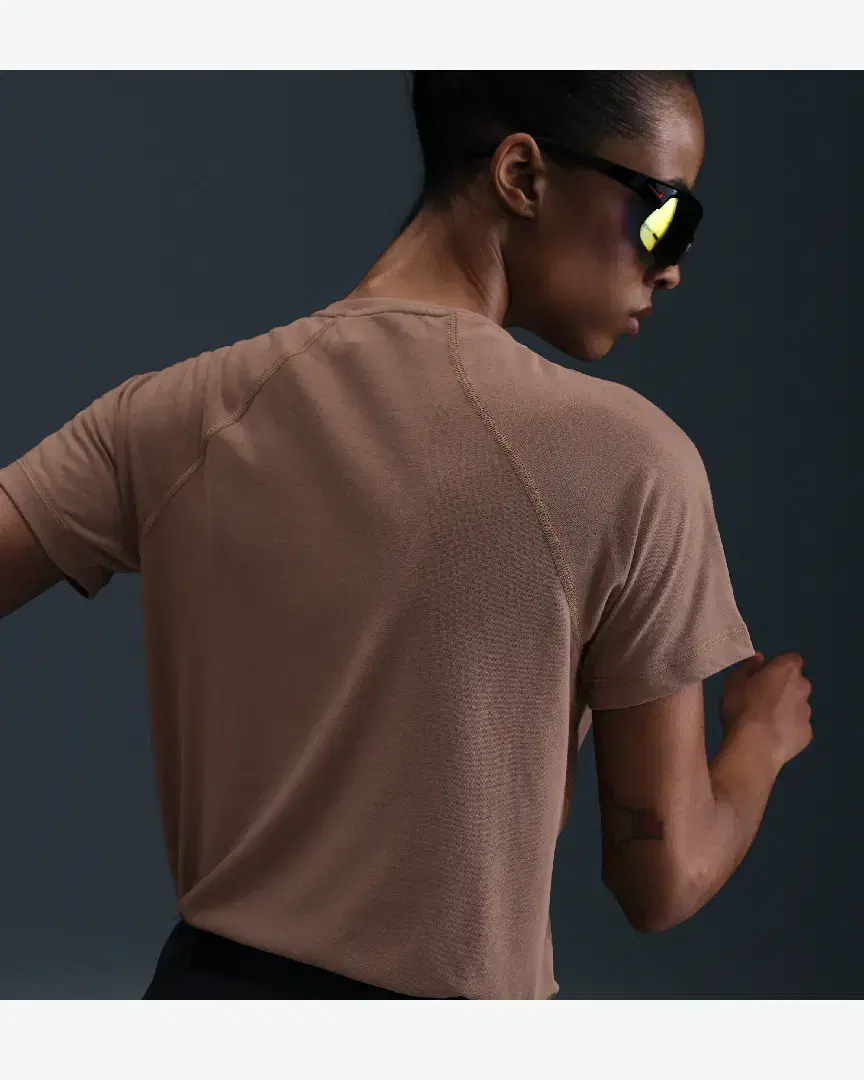 Tee-Shirt À Manches Courtes Nike Dri-Fit Trail W - HJ2242-233 (1) au meilleur prix !