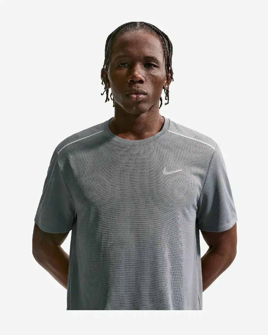 Tee-Shirt À Manches Courtes Et Protection Uv Dri-Fit Nike Miler M - IF2082-084 (0) au meilleur prix !