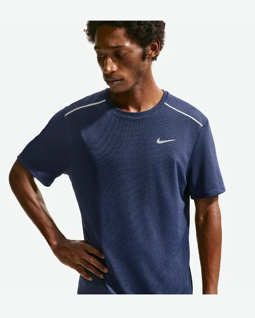 Tee-Shirt À Manches Courtes Et Protection Uv Dri-Fit Nike Miler M - IF2082-410 (0) au meilleur prix !