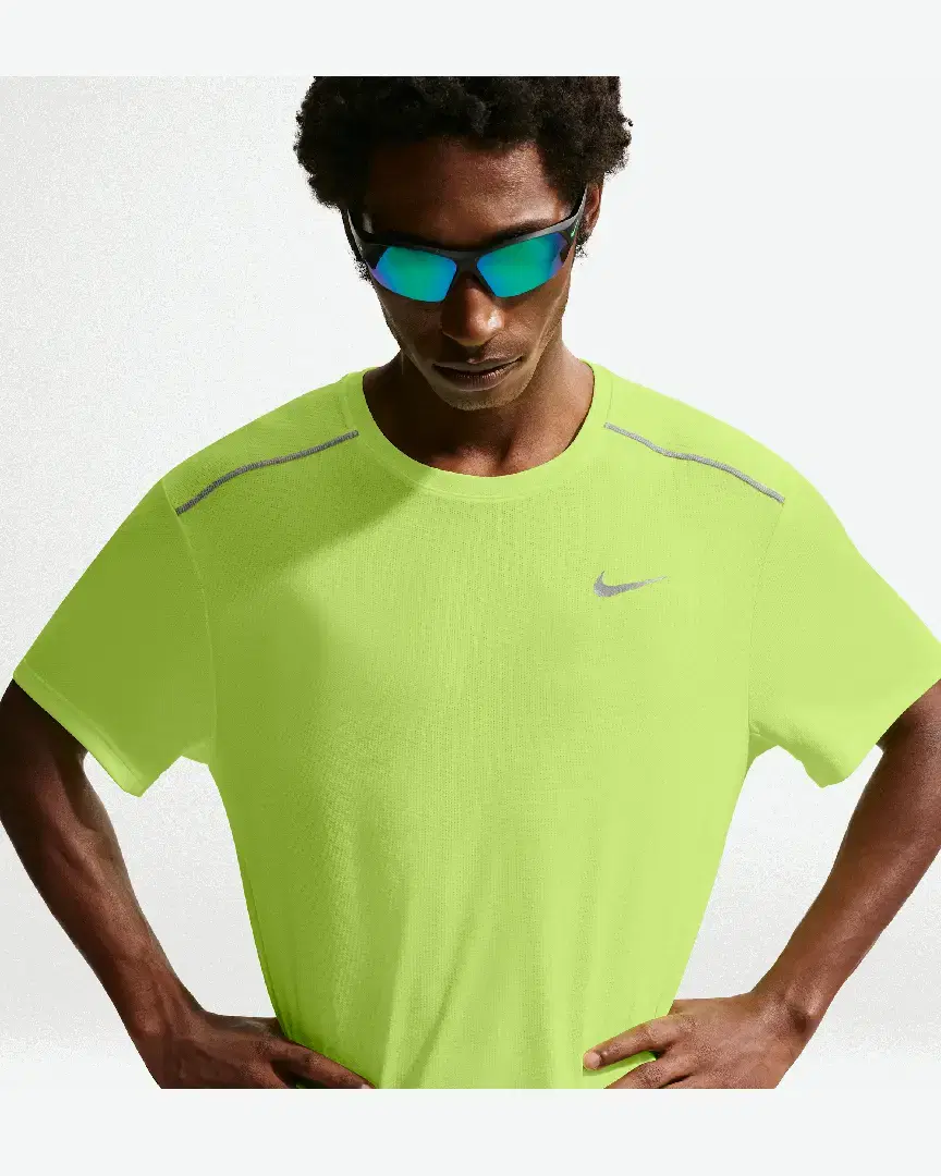 Tee-Shirt À Manches Courtes Et Protection Uv Dri-Fit Nike Miler M - IF2082-737 (0) au meilleur prix !