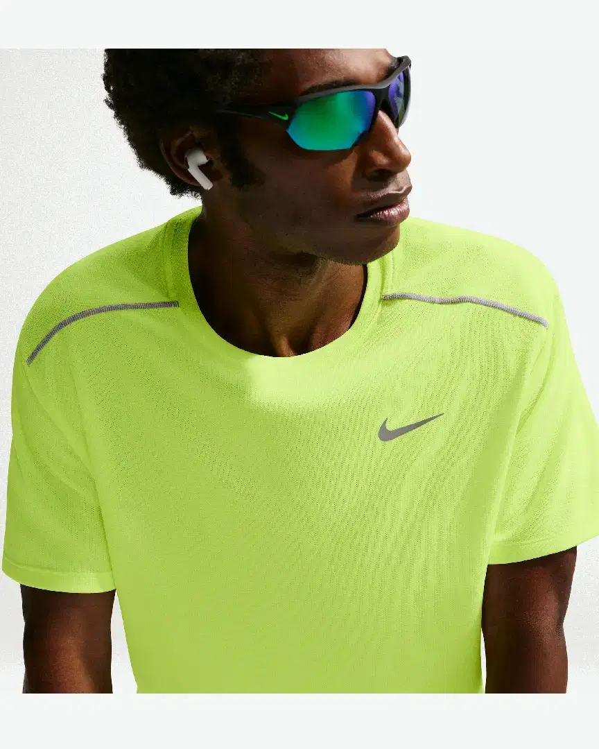 Tee-Shirt À Manches Courtes Et Protection Uv Dri-Fit Nike Miler M - IF2082-737 (2) au meilleur prix !