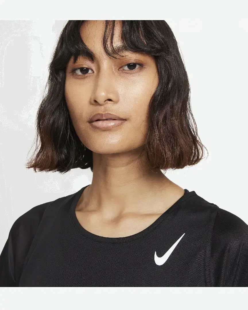 Tee-Shirt Nike Dri-Fit Race W - DD5927-010 (2) au meilleur prix !