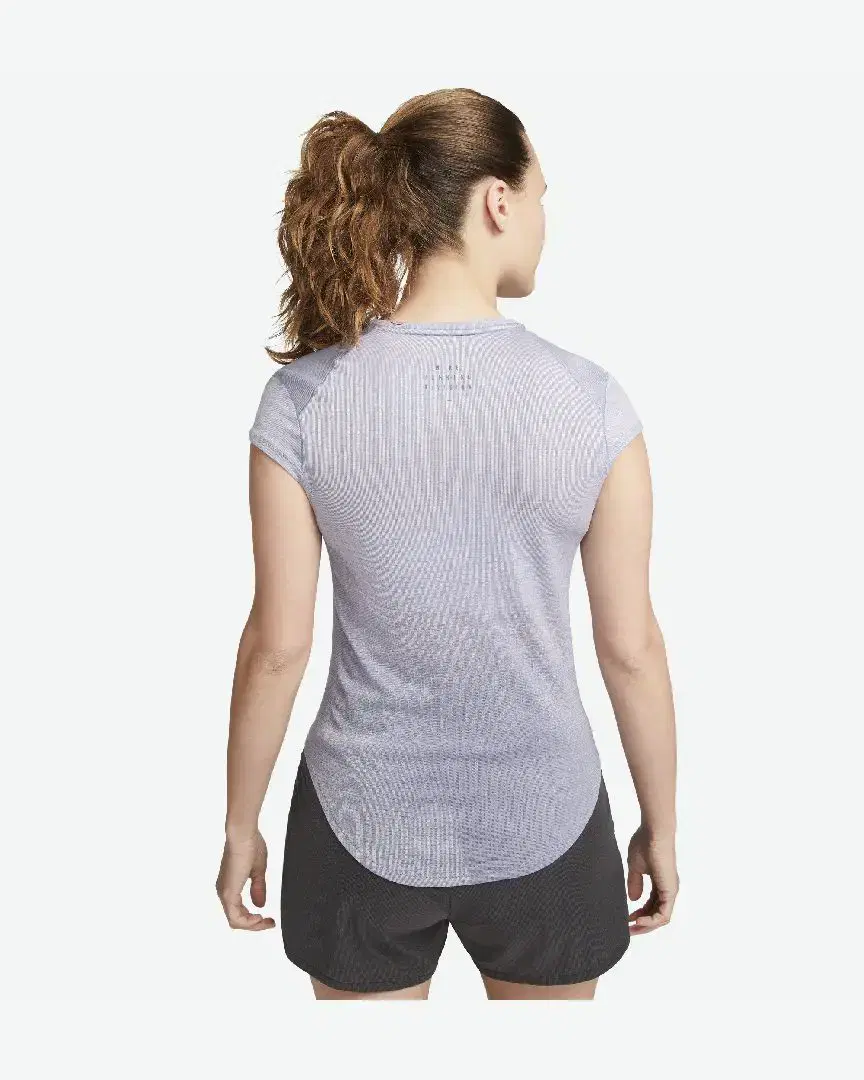 Tee-shirt à manches courtes Nike Dri-FIT Run Division W - DX0199-536 (1) au meilleur prix !