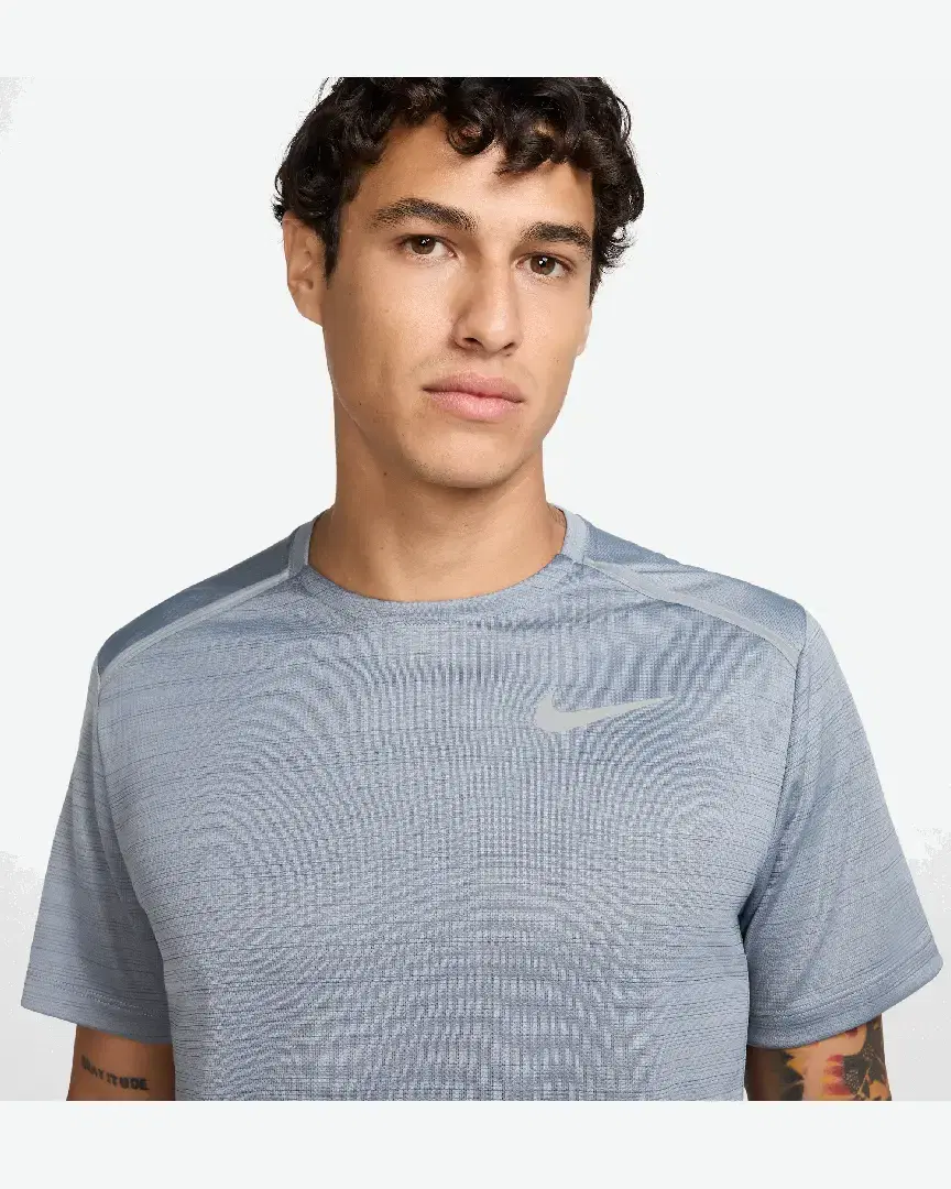 Tee-Shirt À Manches Courtes Et Motifs Nike Miler M - FZ4782-065 (2) au meilleur prix !