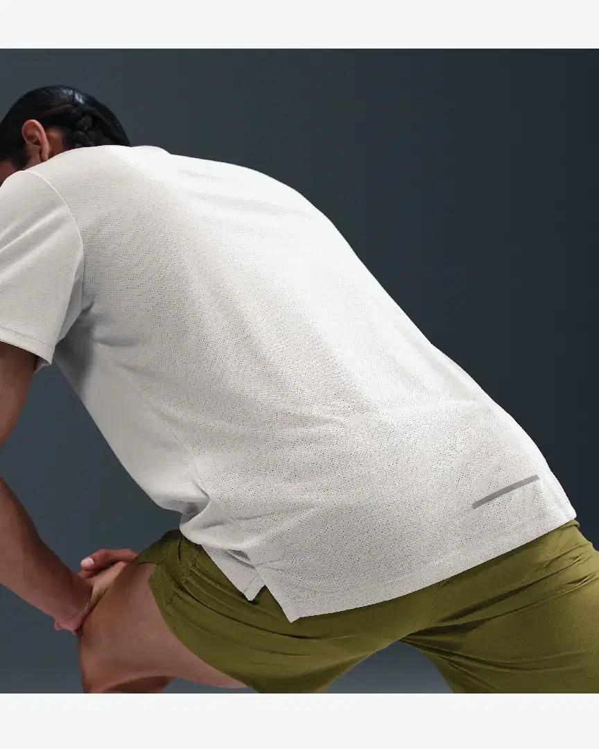 Tee-Shirt À Manches Courtes Et Motifs Nike Miler M - FZ4782-073 (1) au meilleur prix !