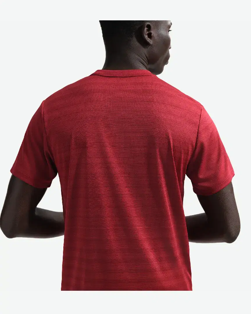 Tee-Shirt À Manches Courtes Et Motifs Nike Miler M - FZ4782-613 (1) au meilleur prix !