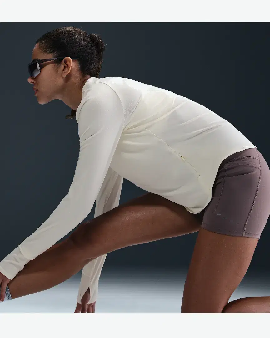 Tee-Shirt À Manches Longues Et Col Ras-Du-Cou Dri-Fit Anti-Uv Nike Swift W - HQ0503-133 (2) au meilleur prix !