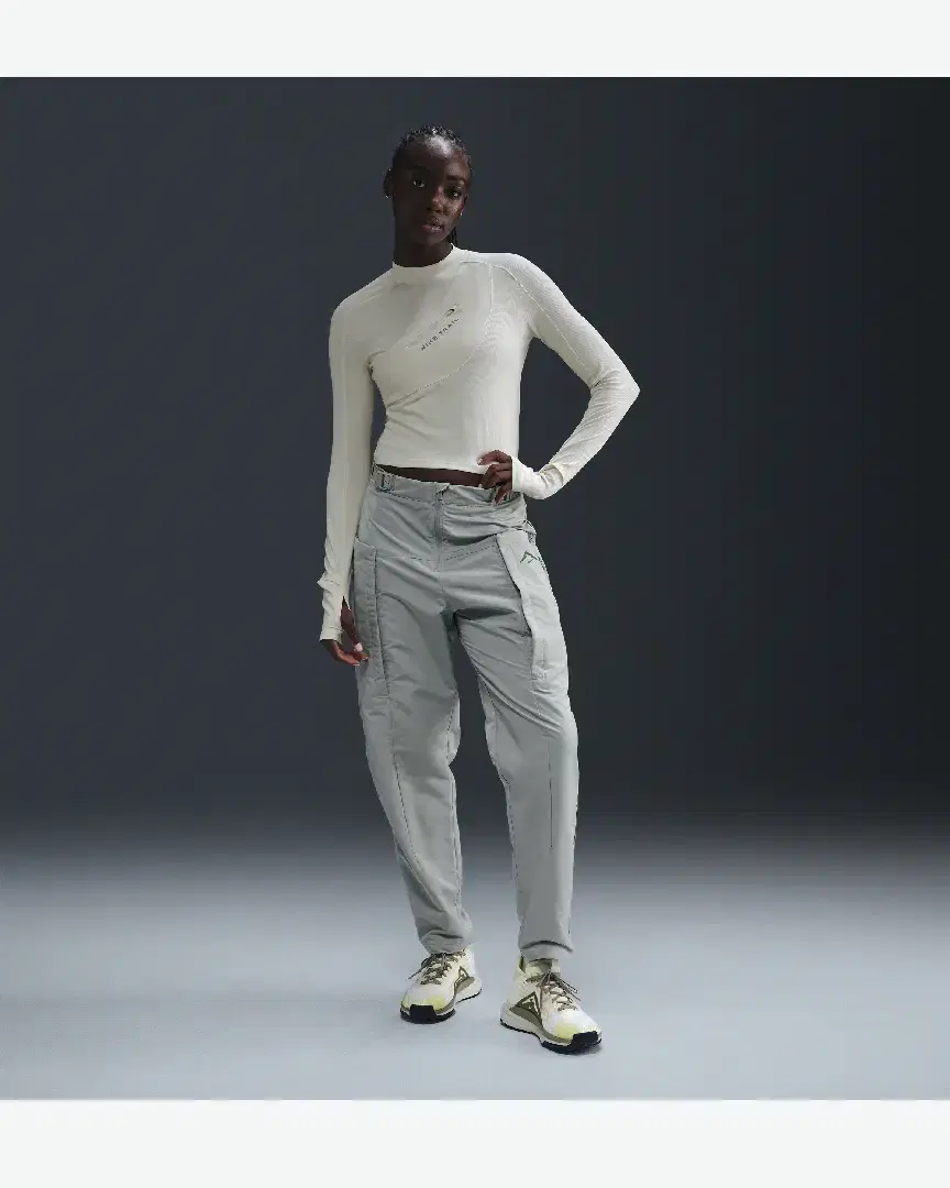 Tee-Shirt À Manches Longues Et Poches Dri-Fit Nike Trail W - FV6430-110 (3) au meilleur prix !