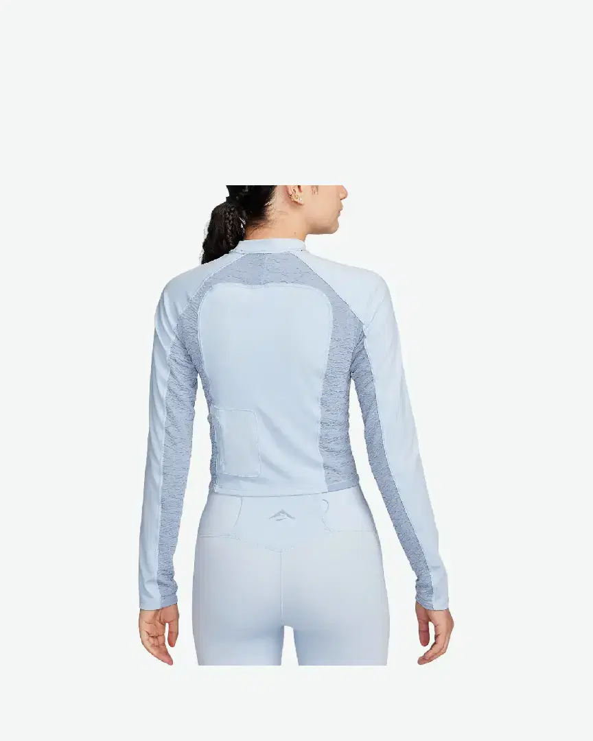 Tee-Shirt À Manches Longues Nike W Nk Trail Df Ls Top W - FN4706-440 (1) au meilleur prix !