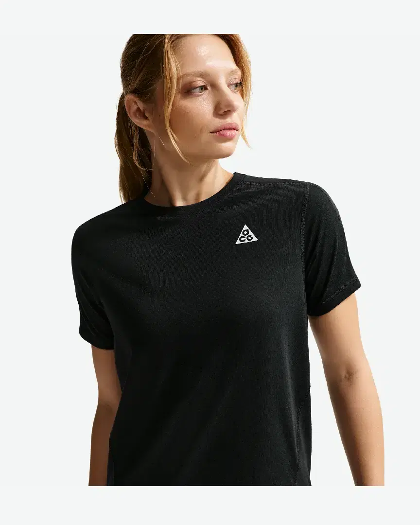 Tee-Shirt Dri-Fit Nike Acg W - IO9650-010 (0) au meilleur prix !