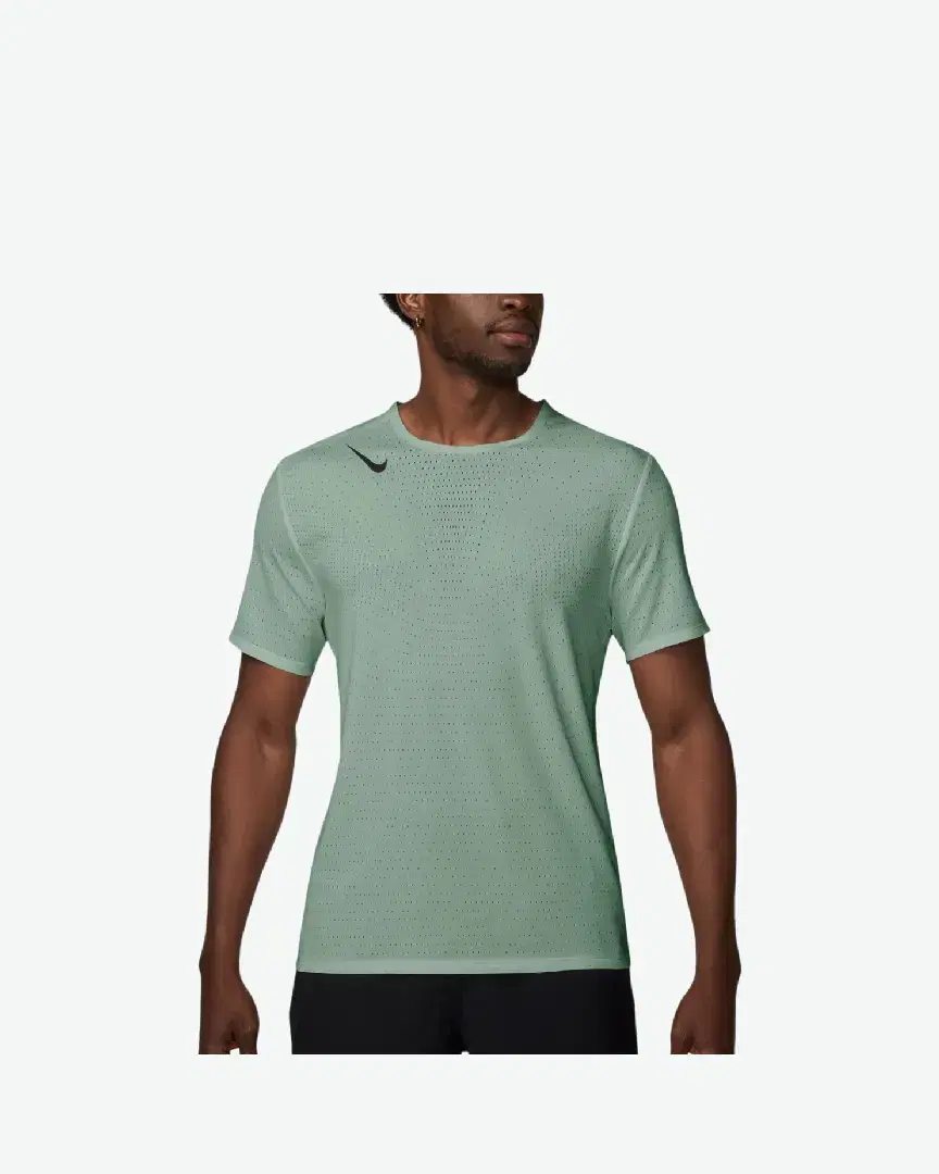 Tee-Shirt Nike Aeroswift M - HJ3377-006 (0) au meilleur prix !
