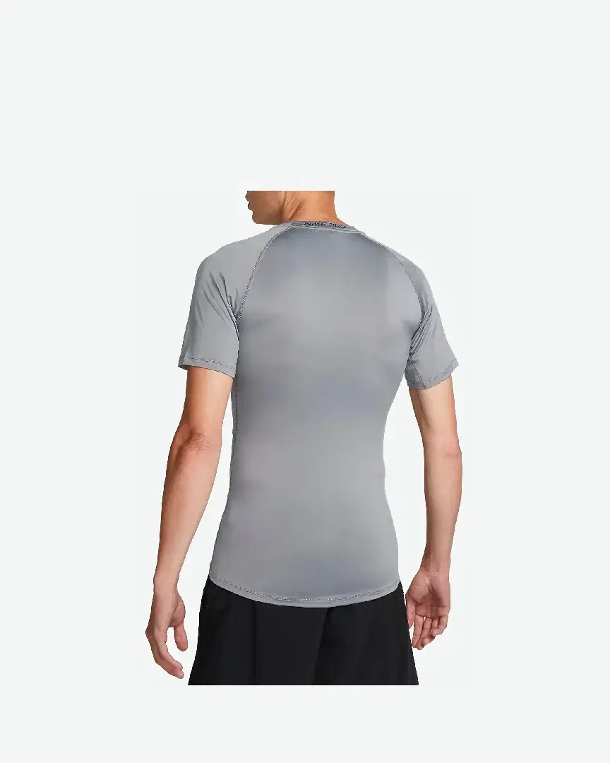 Tee-Shirt Nike Pro M - FB7932-084 (1) au meilleur prix !