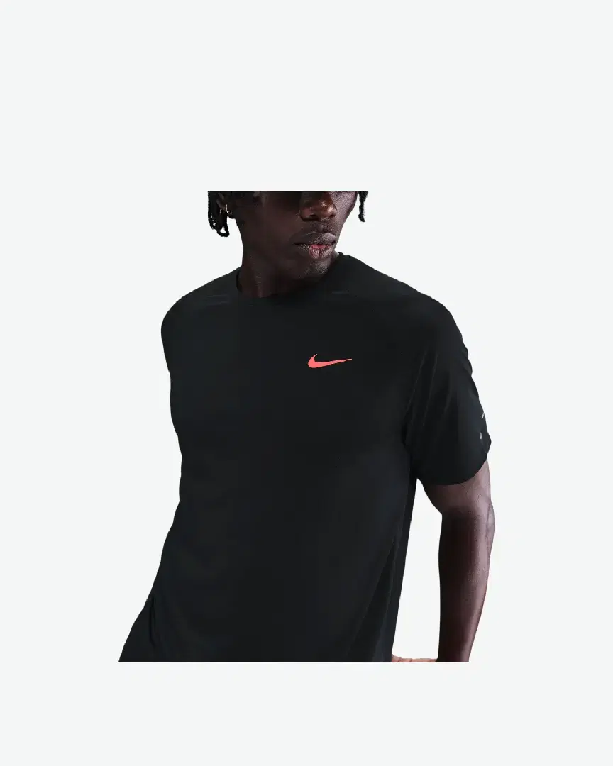 Tee-Shirt Nike Stride Berlin Marathon M - HV2128-010 (1) au meilleur prix !