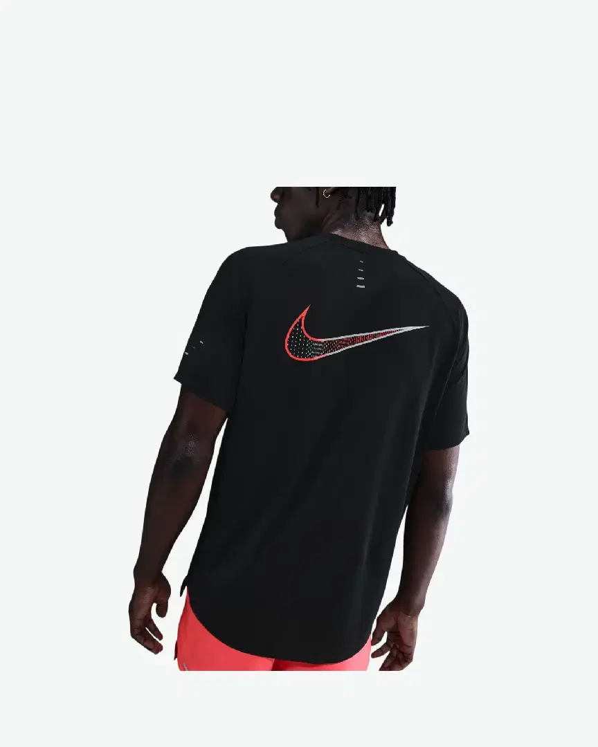 Tee-Shirt Nike Stride Berlin Marathon M - HV2128-010 (2) au meilleur prix !