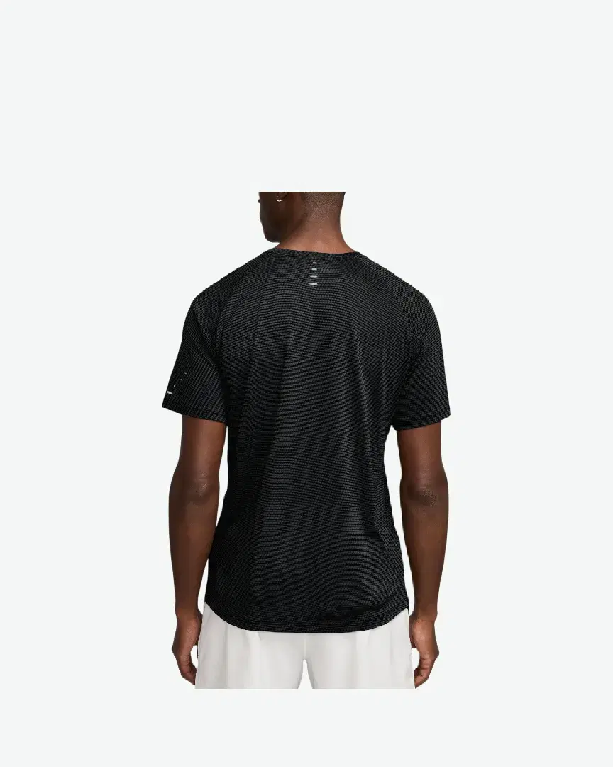 Tee-Shirt Nike Stride Berlin Marathon M - HV2207-010 (1) au meilleur prix !