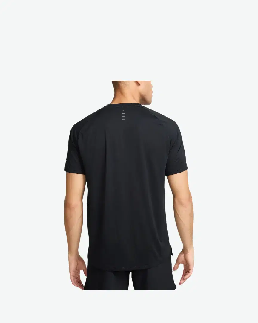 Tee-Shirt À Manches Courtes Et Motifs Réfléchissants Dri-Fit Adv Nike Stride M - HV5203-010 (1) au meilleur prix !