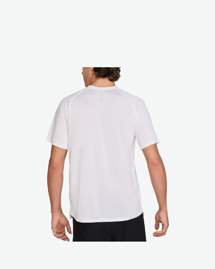 Tee-Shirt Nike Stride M - HV5203-100 (1) au meilleur prix !