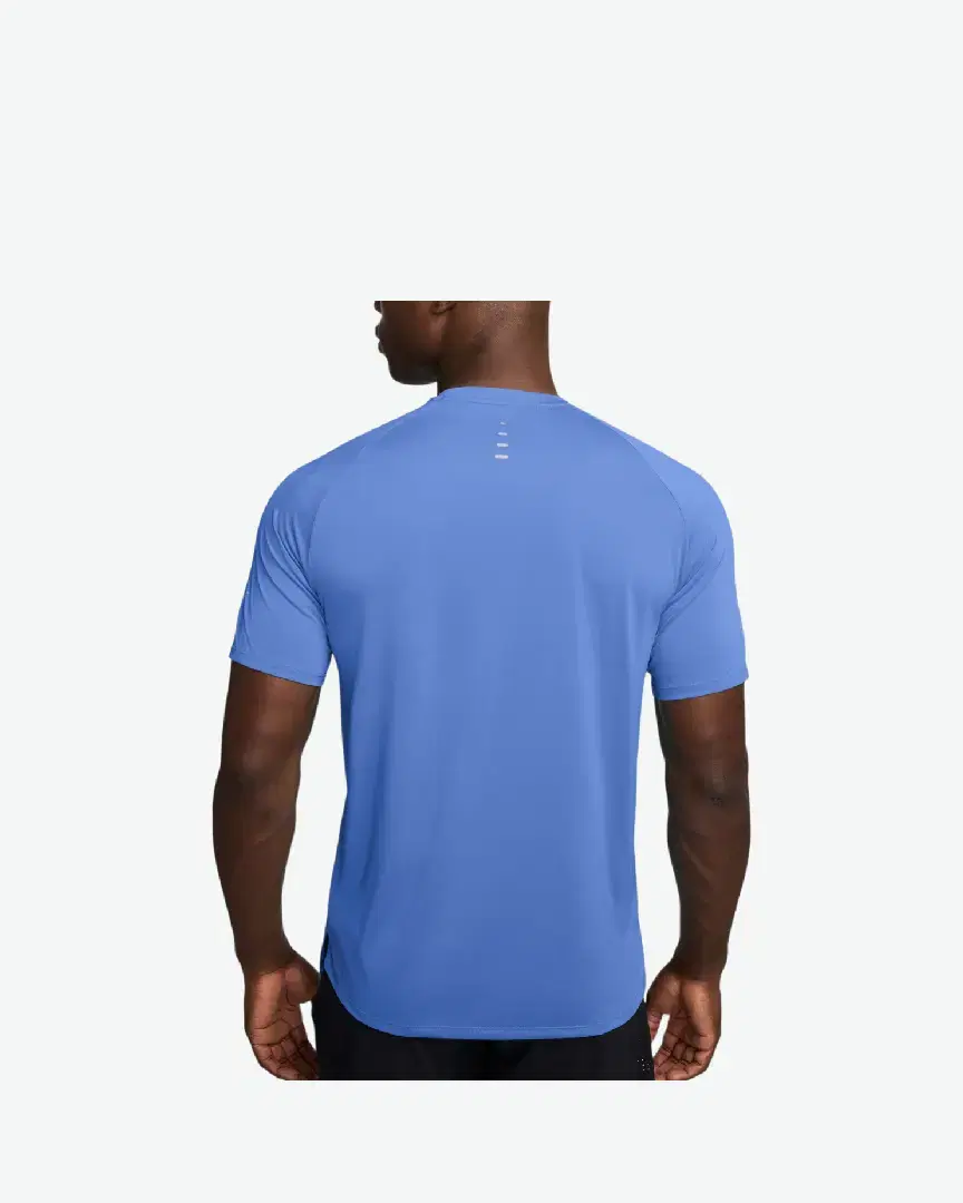 Tee-Shirt À Manches Courtes Et Motifs Réfléchissants Dri-Fit Adv Nike Stride M - HV5203-494 (1) au meilleur prix !