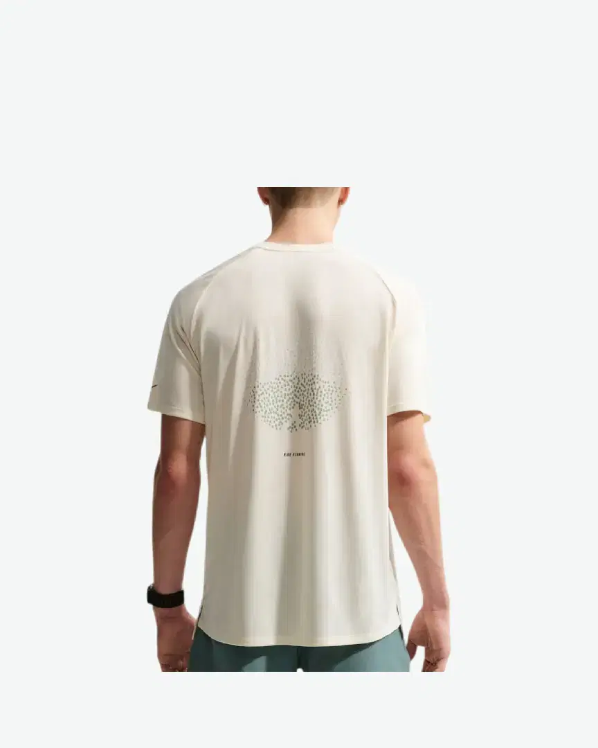 Tee-Shirt À Manches Courtes Et Motifs Réfléchissants Dri-Fit Adv Nike Stride M - IO0543-113 (1) au meilleur prix !