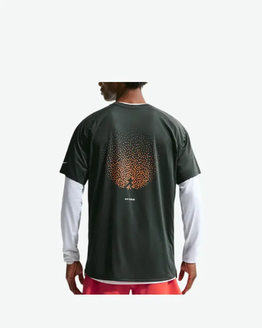 Tee-Shirt À Manches Courtes Et Motifs Réfléchissants Dri-Fit Adv Nike Stride M - IO0543-317 (1) au meilleur prix !