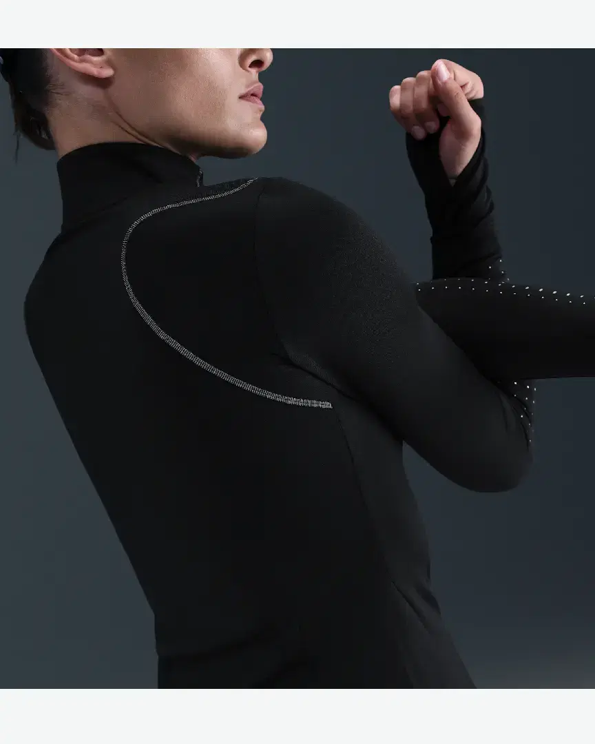 Tee-Shirt Therma-Fit Adv À 1/4 De Zip Avec Motifs Réfléchissants Nike Swift W - HV2944-010 (1) au meilleur prix !