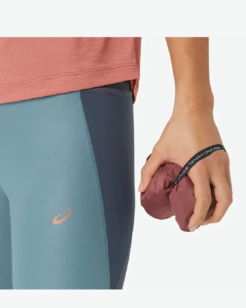 Veste Asics Nagino Run W - 2012C849-600 (10) au meilleur prix !