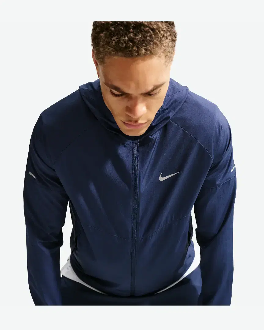 Veste Déperlante Nike Miler M - DD4746-410 (2) au meilleur prix !