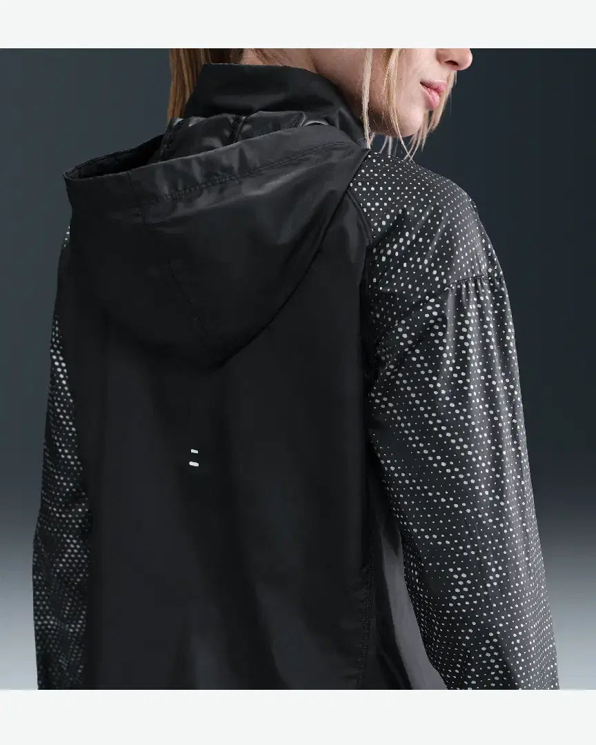 Veste Déperlante Nike Tempo Flash W - HV2985-010 (1) au meilleur prix !