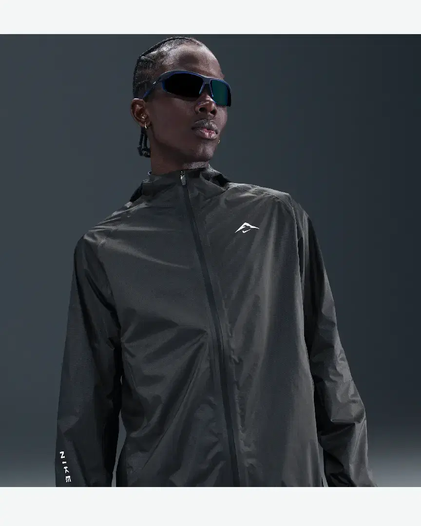 Veste Imperméable Nike Trailwind Storm-Fit Adv M - HV2146-060 (0) au meilleur prix !