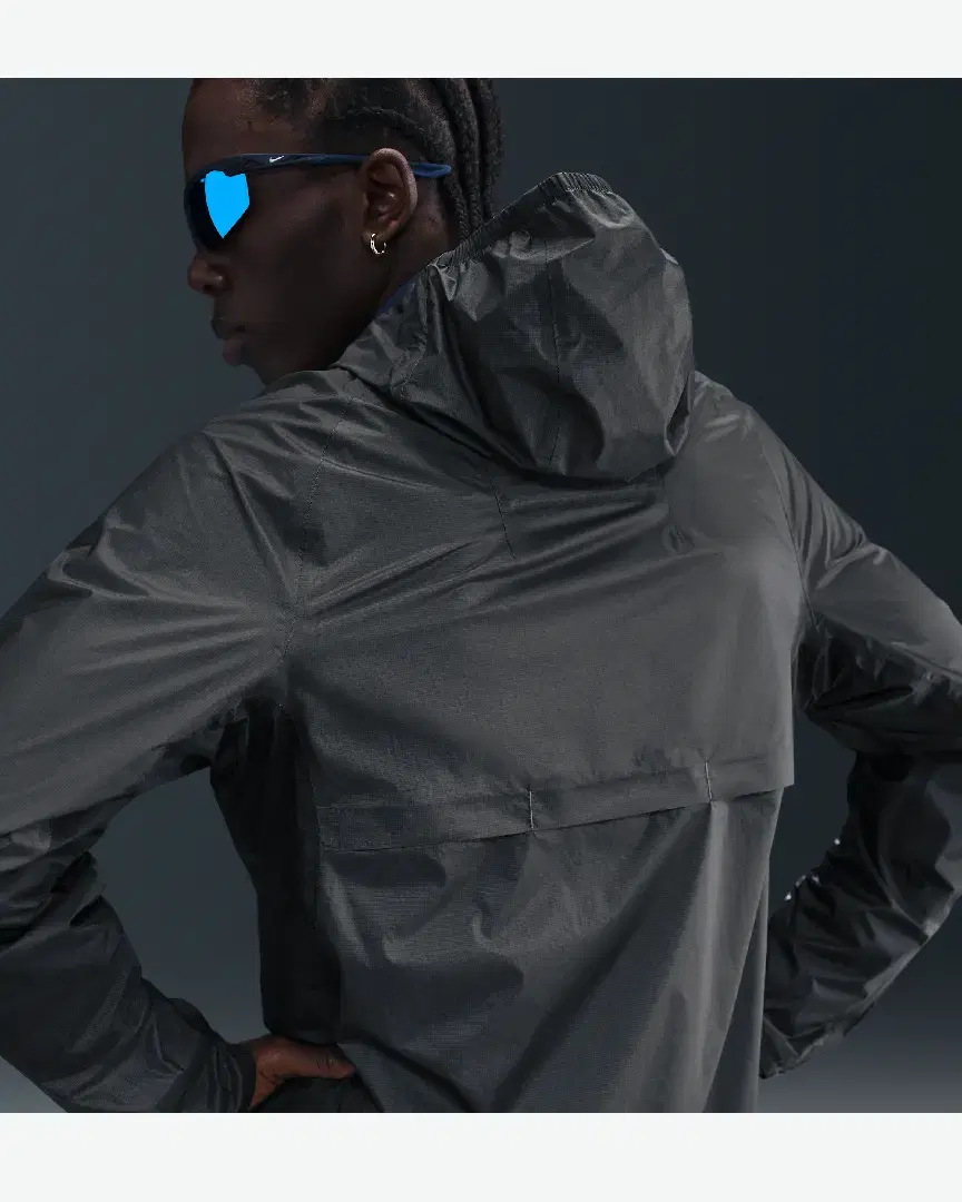 Veste Imperméable Nike Trailwind Storm-Fit Adv M - HV2146-060 (1) au meilleur prix !