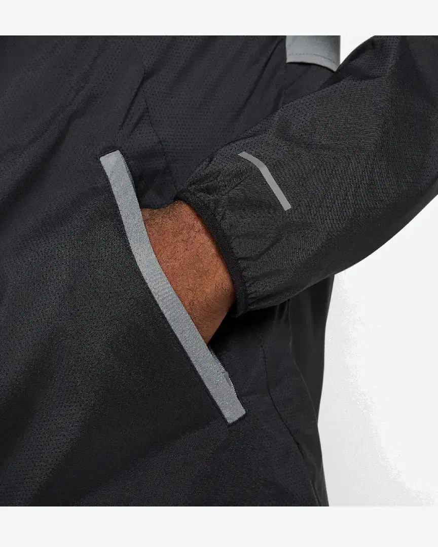 Veste À Capuche Nike Impossibly Light Windrunner M - HV6521-084 (3) au meilleur prix !