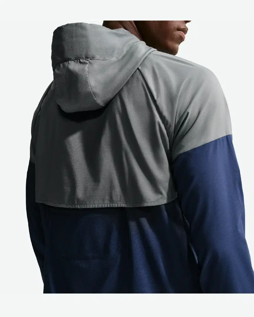 Veste À Capuche Nike Impossibly Light Windrunner M - HV6521-086 (1) au meilleur prix !