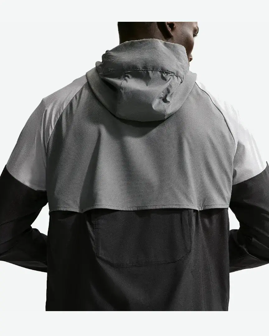 Veste À Capuche Nike Impossibly Light Windrunner M - HV6521-087 (1) au meilleur prix !